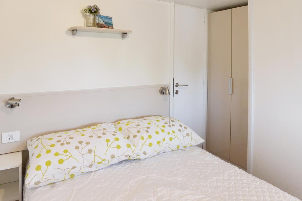 Mobile Homes Murter Езера Экстерьер фото